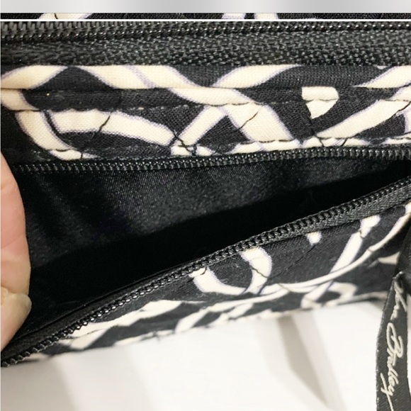 Vera Bradley Concerto Pattern Wristlet Zip Around Wallet Clutch Grab and Go ⬛️⬜️ - Picture 9 of 12